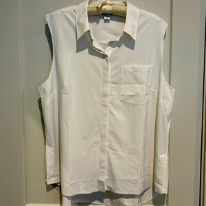 New without tags, Athleta sleeveless button front blouse.
